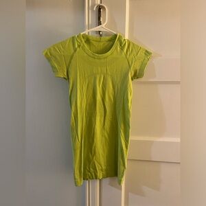 Lululemon swiftly tech top